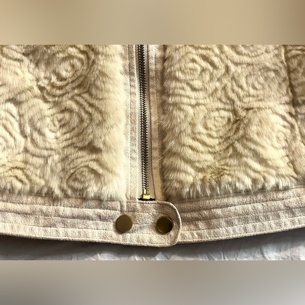Roz & Ali Faux Fur Rose Women's Cream Vest w Pockets Size Large - Picture 4 of 16